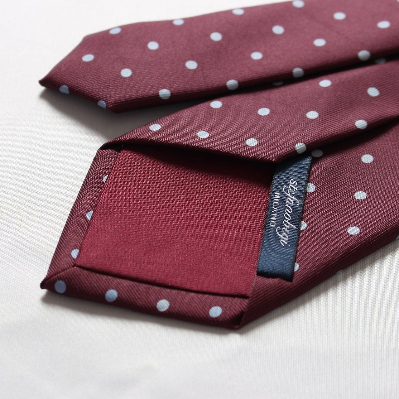 ︎未使用︎ ステファノビジ ネクタイ 小花柄 赤 シルク100% イタリア製 ⭐︎未使用⭐︎ ステファノビジ ネクタイ 小花柄 赤 シルク100% イタリア製